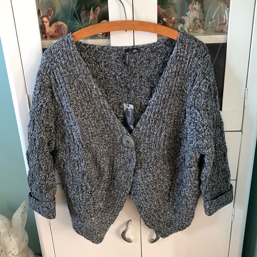 Ethyl Clothing sz L sweater cardigan nwt shorter style so cute!